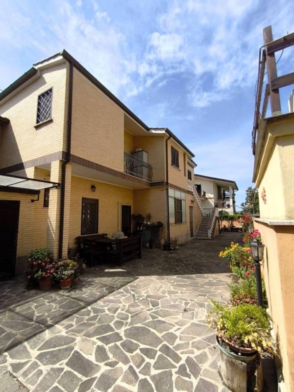 appartamento in vendita a Roma in zona Dragona/Bagnoletto