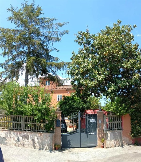 appartamento in vendita a Roma in zona Appio Claudio