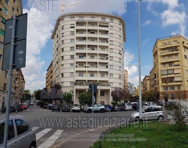 appartamento in vendita a Roma in zona Tuscolano
