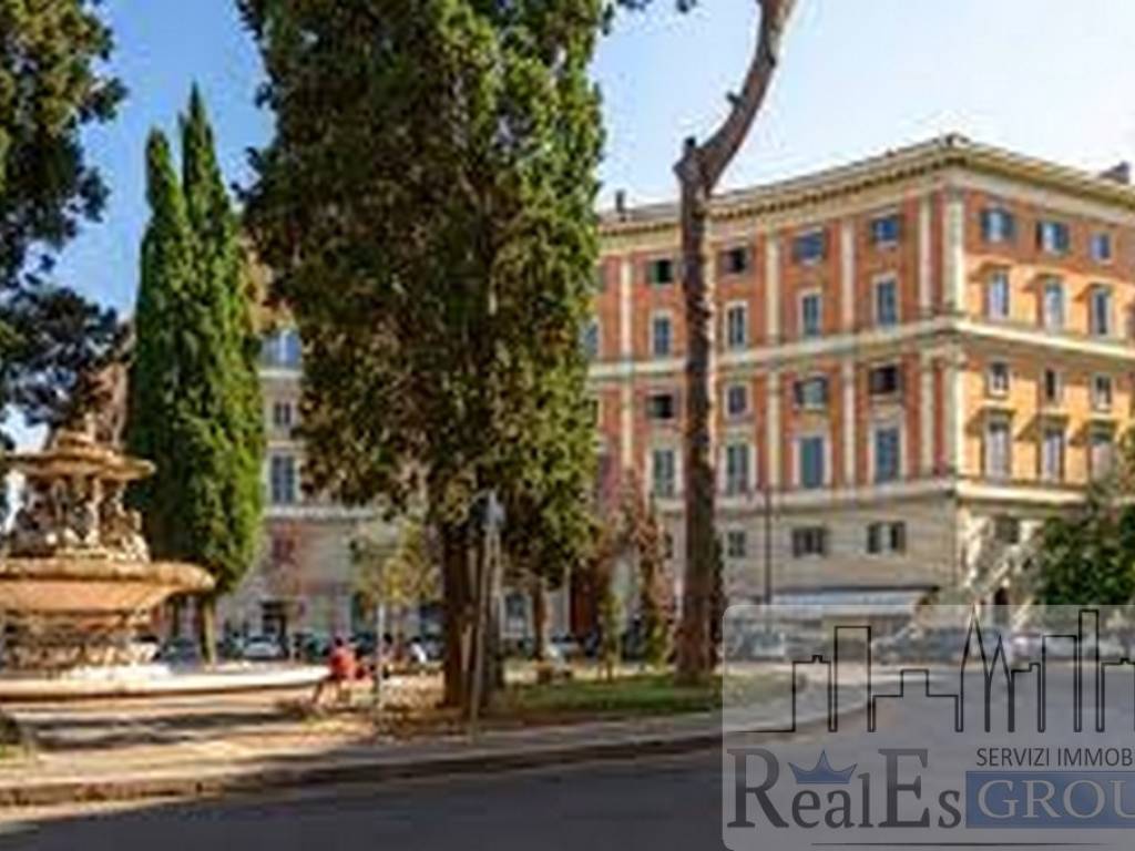 negozio in vendita a Roma in zona Rione Prati