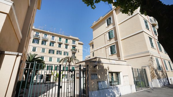 appartamento in vendita a Roma in zona Appio Latino