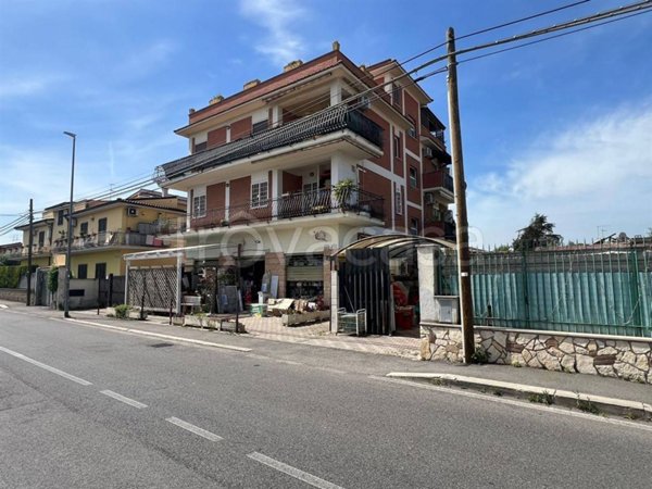 appartamento in vendita a Roma in zona Giardini di Corcolle