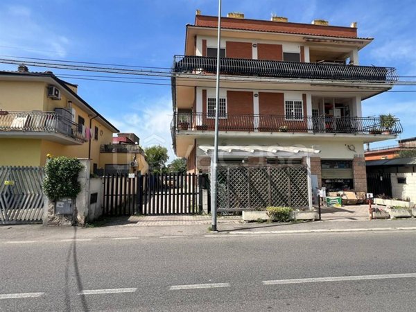 appartamento in vendita a Roma in zona Giardini di Corcolle