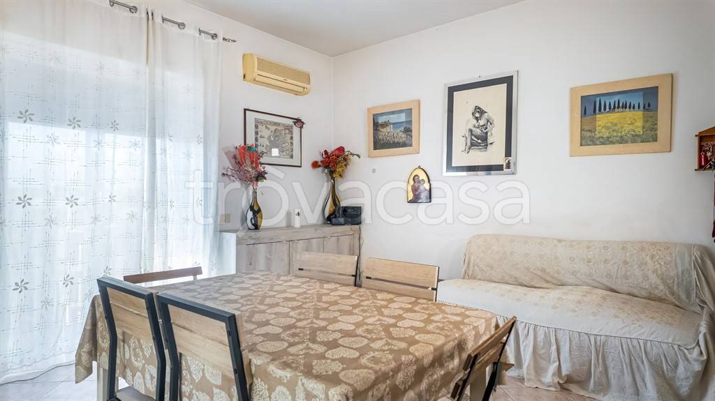 appartamento in vendita a Roma in zona Giardini di Corcolle