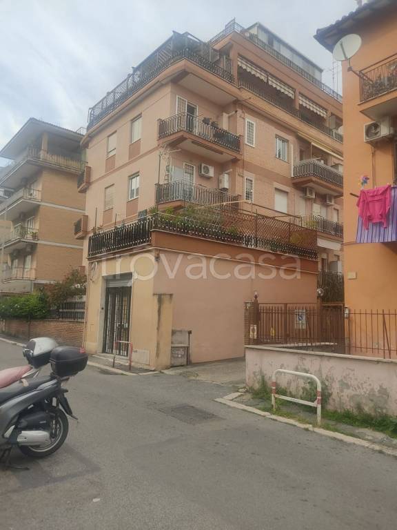 appartamento in vendita a Roma in zona Torrevecchia