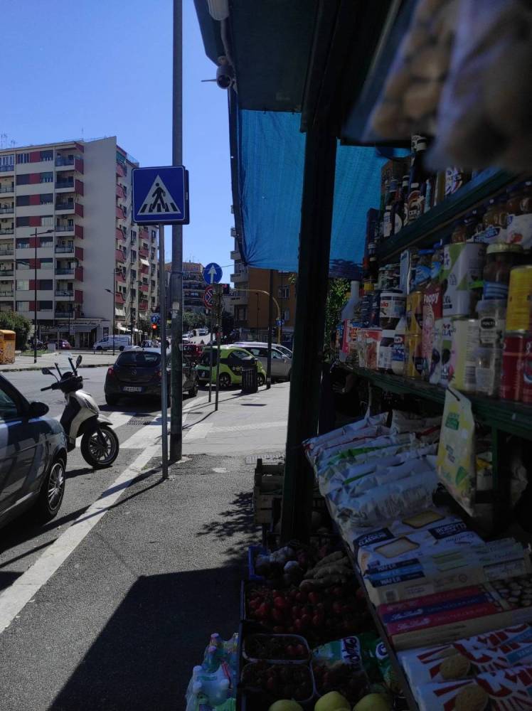 negozio in vendita a Roma in zona Salario