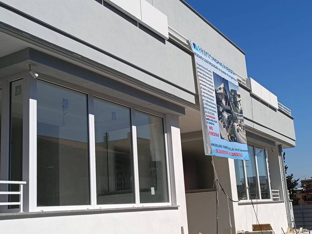 appartamento in vendita a Roma in zona Torre Angela