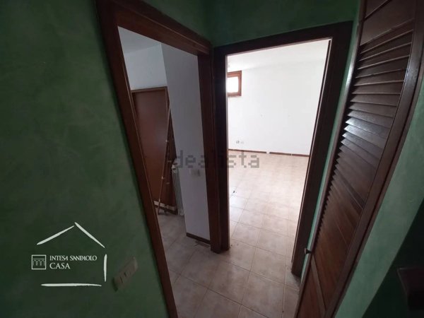 casa semindipendente in vendita a Roma in zona Infernetto