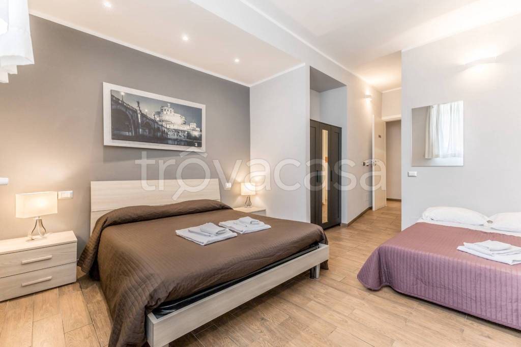 appartamento in vendita a Roma in zona Appio Latino