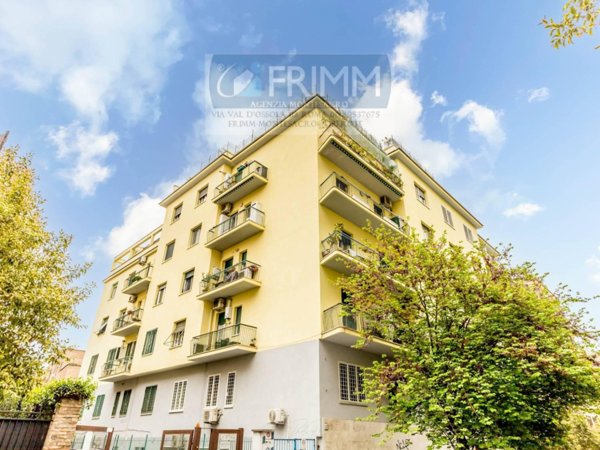 appartamento in vendita a Roma in zona Appio Latino