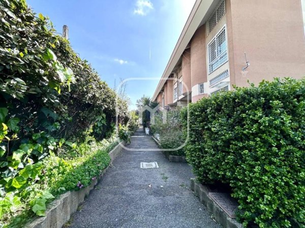 appartamento in vendita a Roma in zona Axa