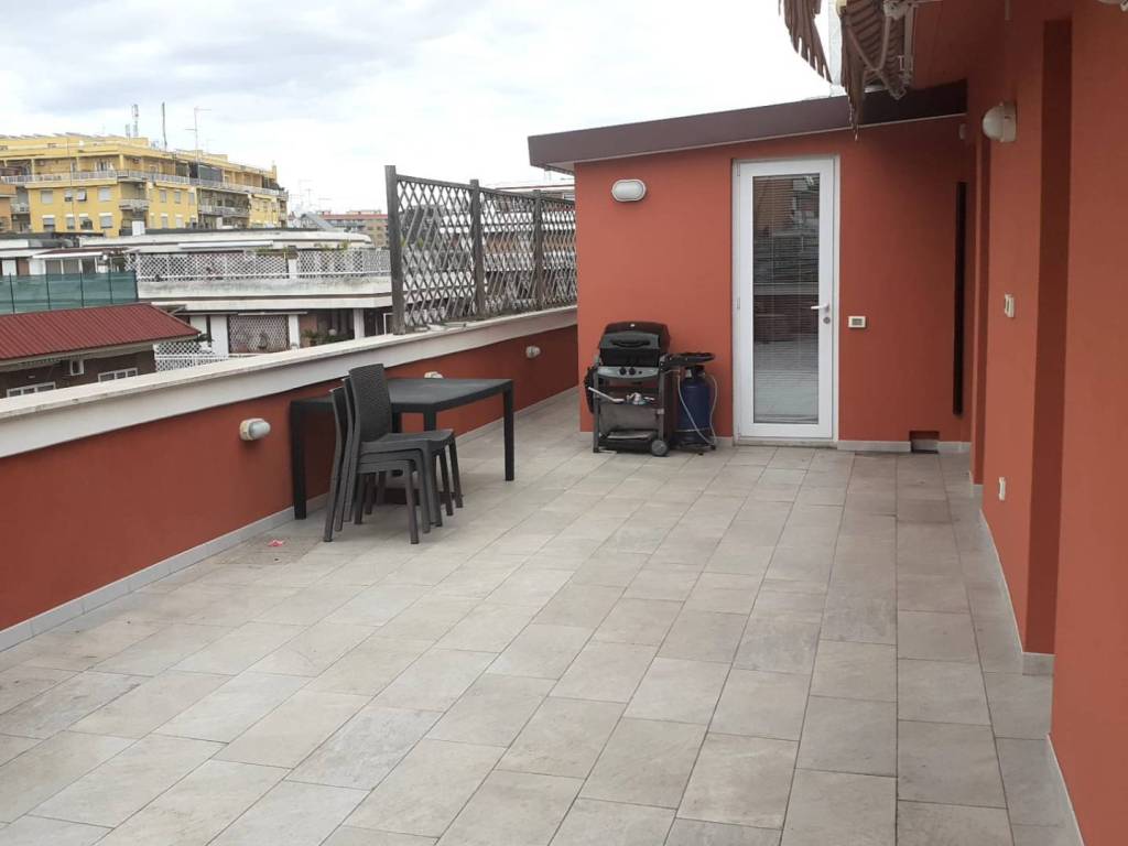 appartamento in vendita a Roma in zona Prenestino-Centocelle