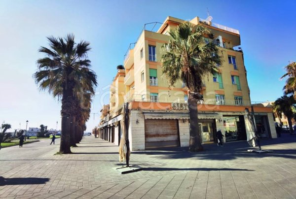trivano in vendita a Roma in zona Ostia