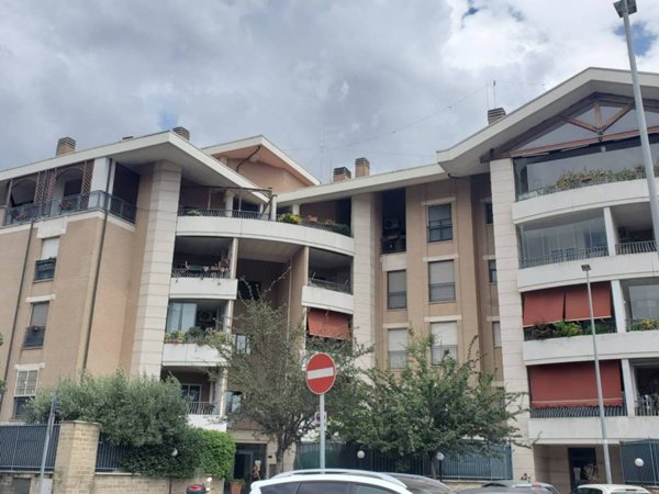 appartamento in vendita a Roma in zona Appio Claudio