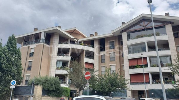 appartamento in vendita a Roma in zona Appio Claudio