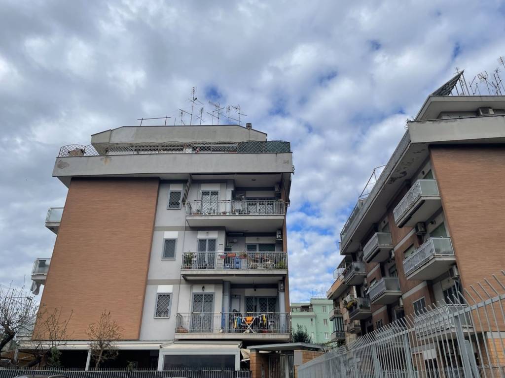 appartamento in vendita a Roma in zona Torre Maura