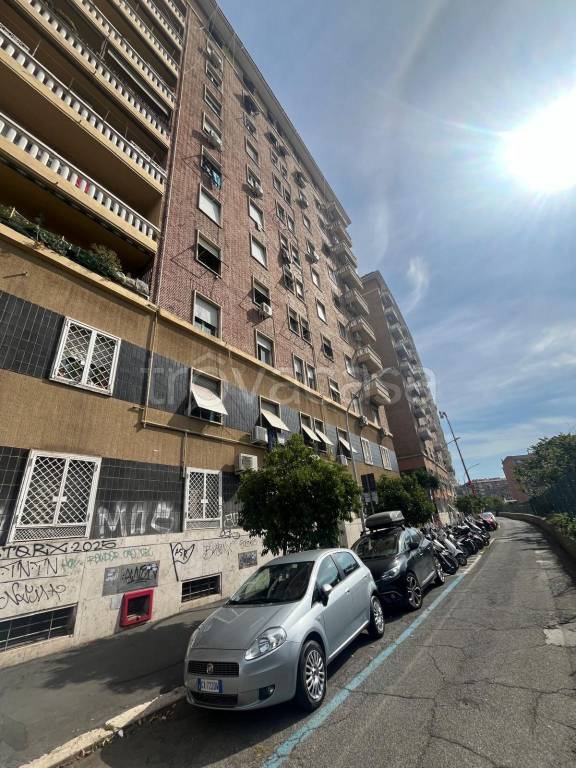 appartamento in vendita a Roma in zona Appio Latino