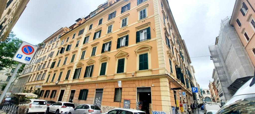 appartamento in vendita a Roma in zona Castro Pretorio