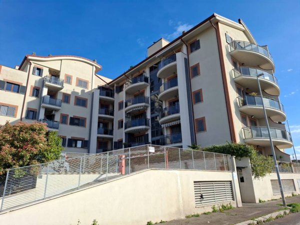 appartamento in vendita a Roma in zona Axa