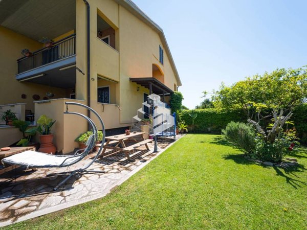 casa indipendente in vendita a Roma in zona Infernetto