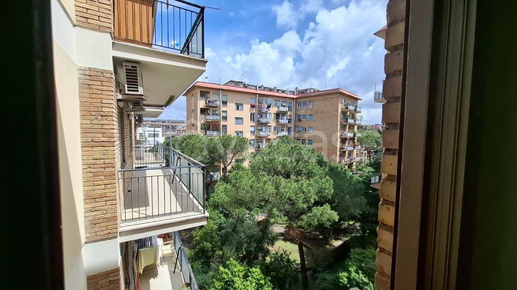 appartamento in vendita a Roma in zona Ardeatino