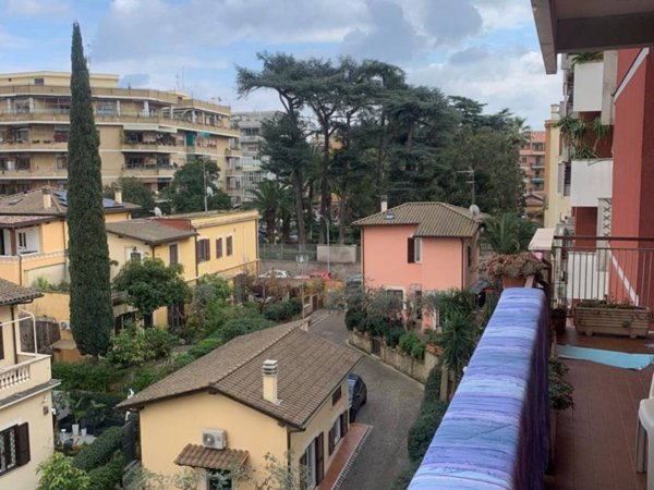 appartamento in vendita a Roma in zona Appio Latino