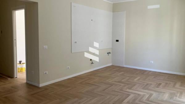 appartamento in vendita a Roma in zona Appio Claudio