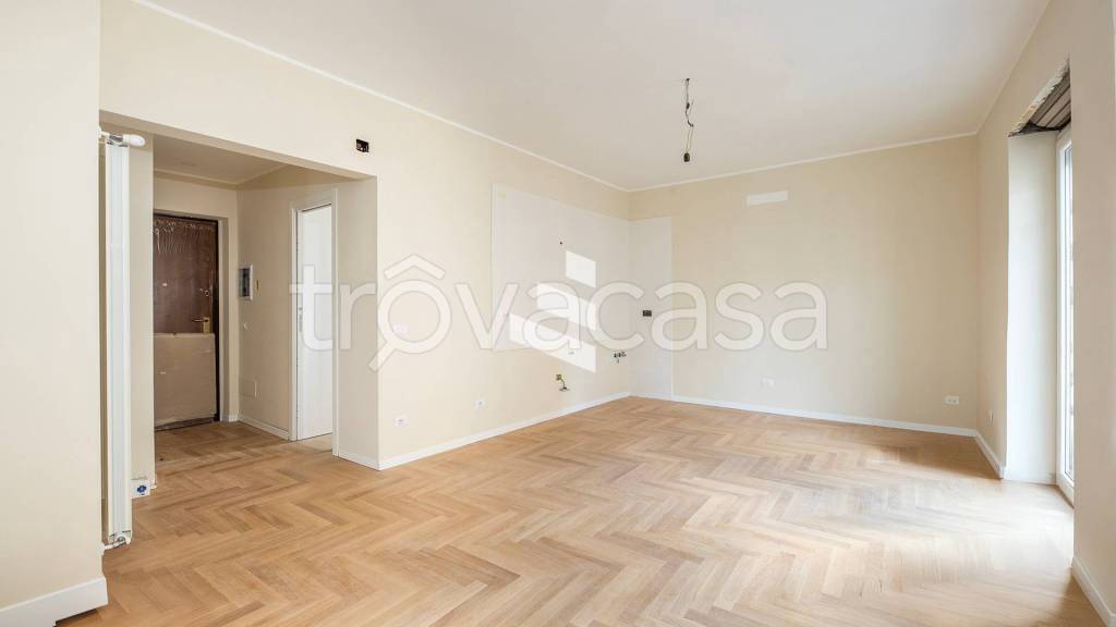 appartamento in vendita a Roma in zona Appio Claudio