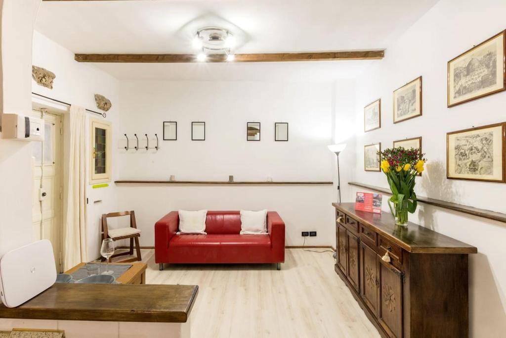 appartamento in vendita a Roma in zona Parione/Sant'Eustachio
