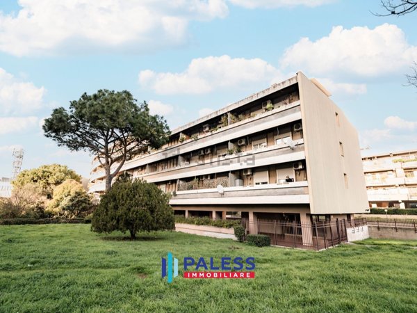 appartamento in vendita a Roma in zona Spinaceto