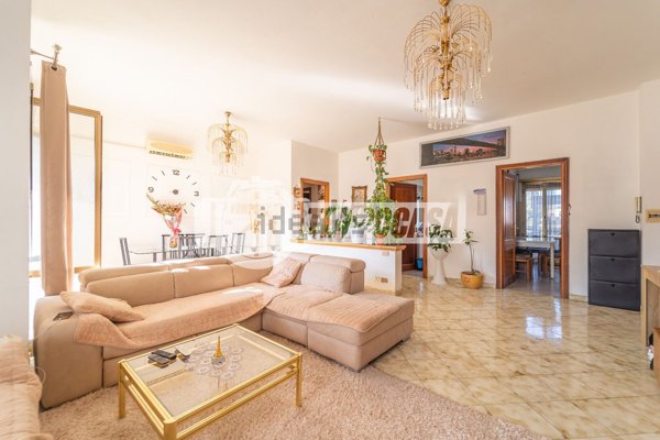 appartamento in vendita a Roma in zona Casal Morena