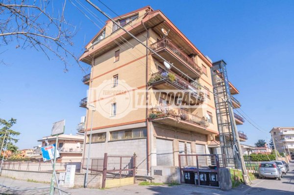 appartamento in vendita a Roma in zona Casal Morena