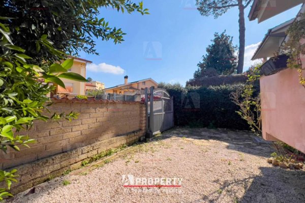 casa indipendente in vendita a Roma in zona Trigoria