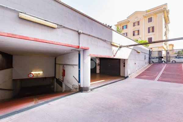 casa indipendente in vendita a Roma in zona Appio Latino