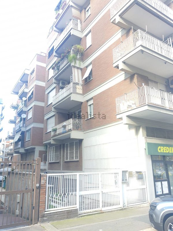 appartamento in vendita a Roma in zona Prenestino-Labicano