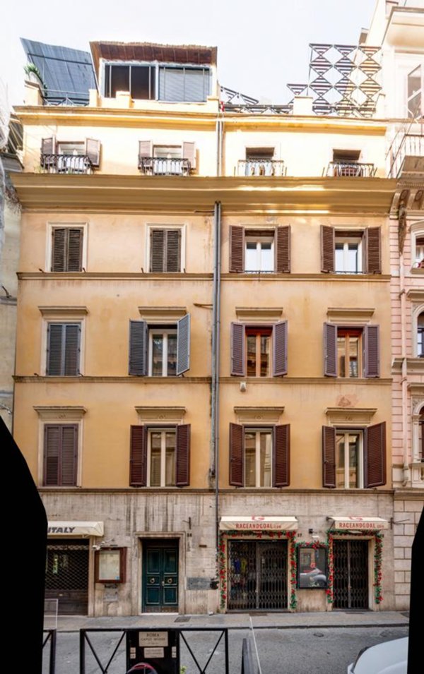 appartamento in vendita a Roma in zona Trevi-Colonna
