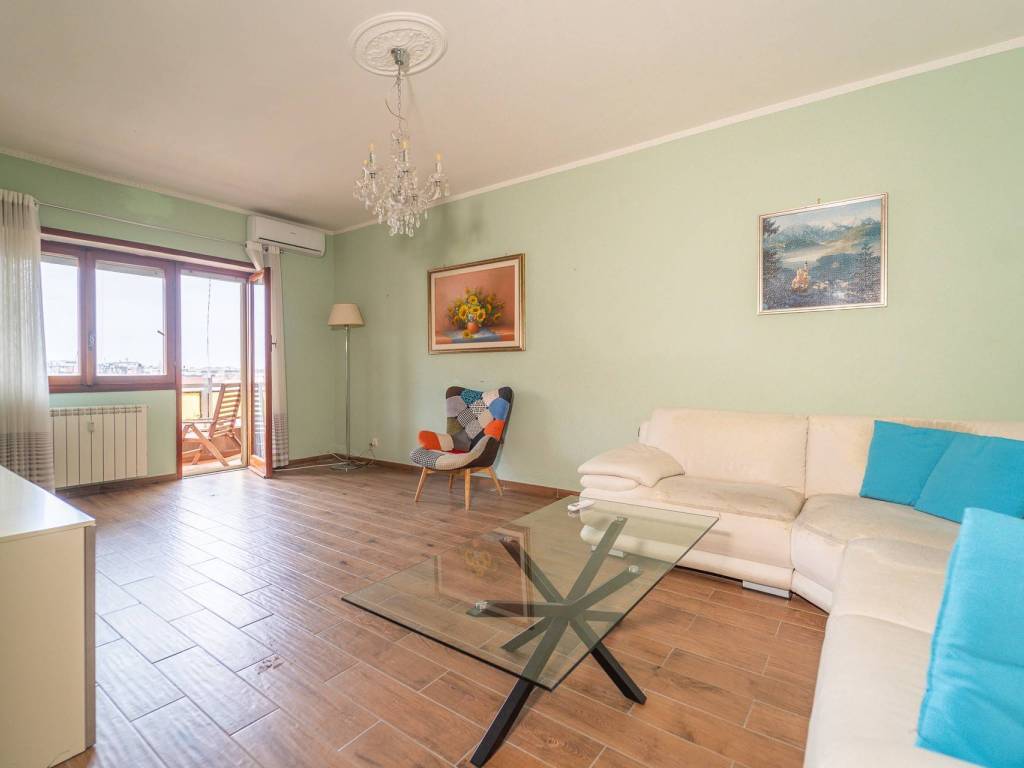 appartamento in vendita a Roma in zona Prenestino-Labicano