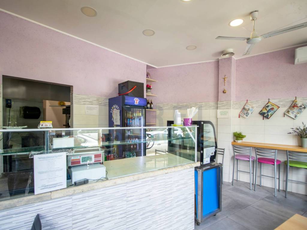 appartamento in vendita a Roma in zona Ardeatino