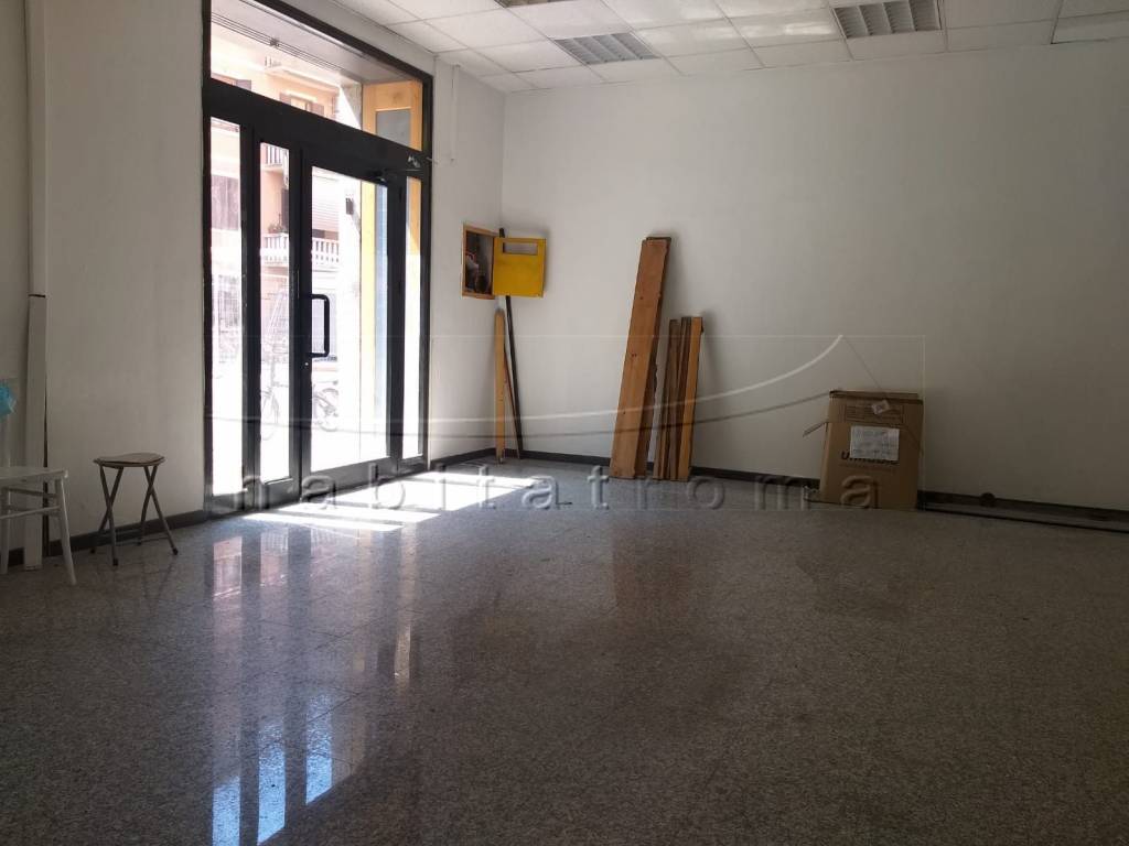 negozio in vendita a Roma in zona Gianicolense