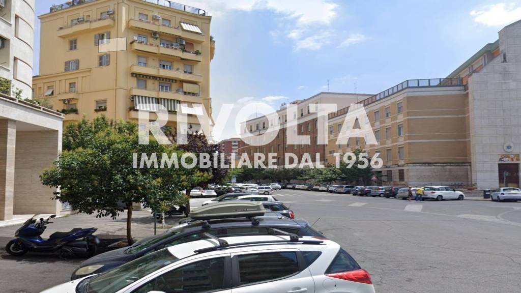 appartamento in vendita a Roma in zona Tuscolano