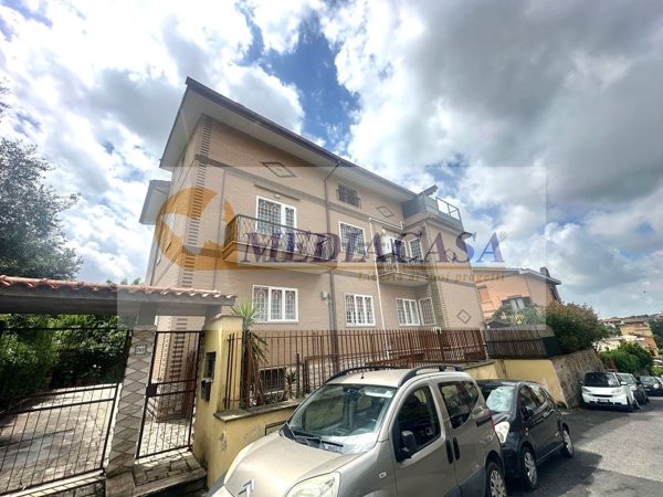 appartamento in vendita a Roma in zona Isola Farnese
