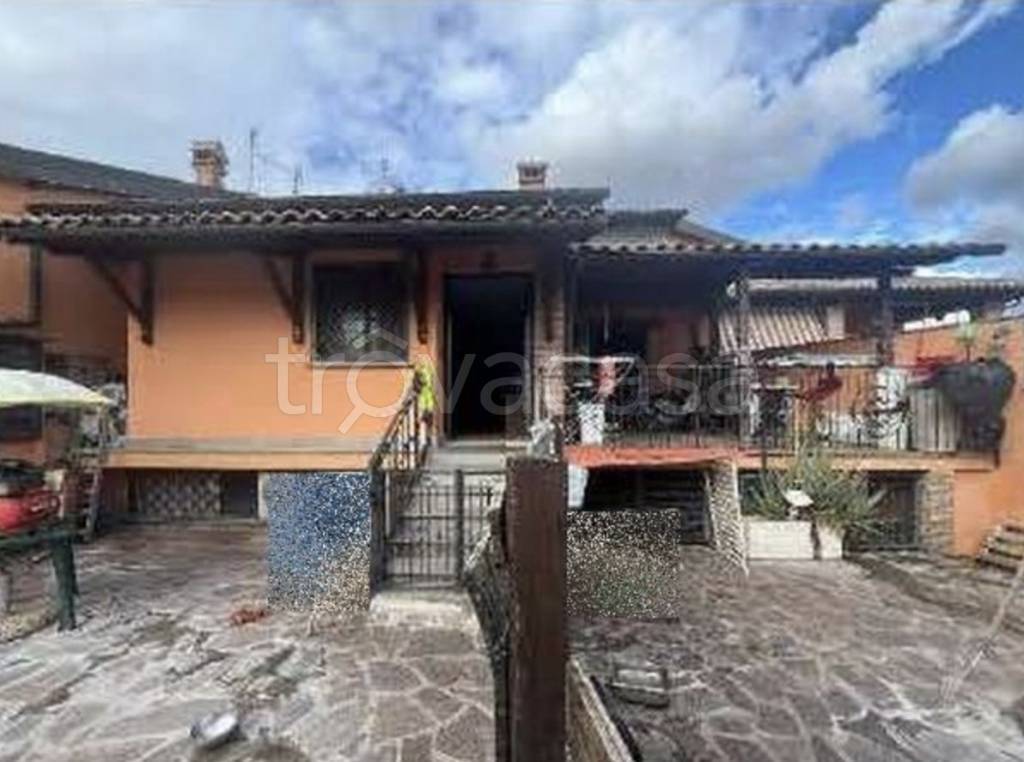 appartamento in vendita a Roma in zona Ostia Antica