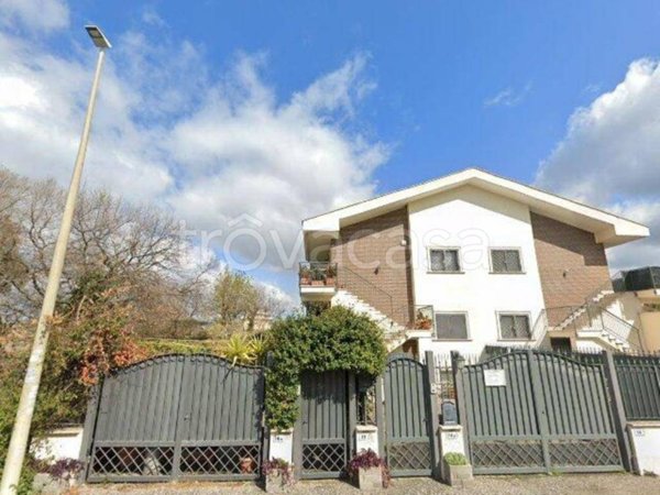 casa indipendente in vendita a Roma in zona Infernetto