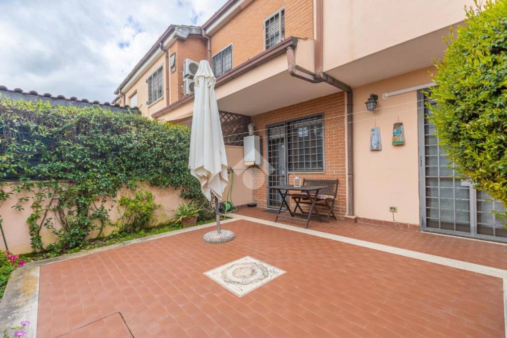 casa indipendente in vendita a Roma