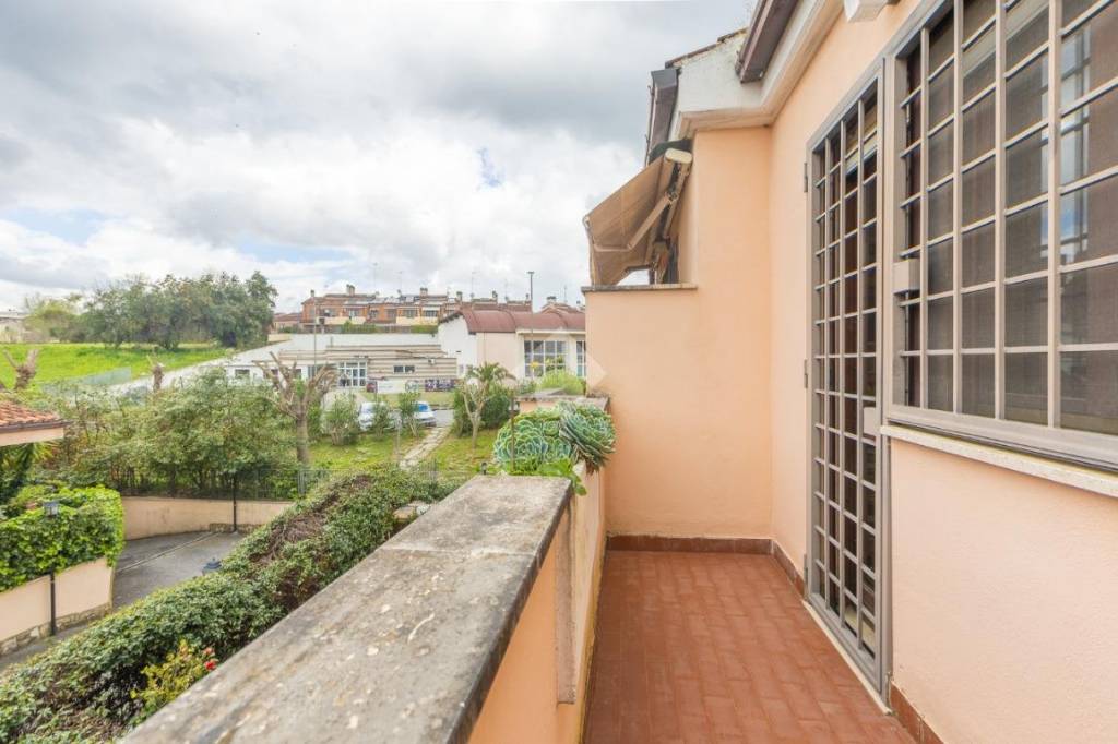 casa indipendente in vendita a Roma