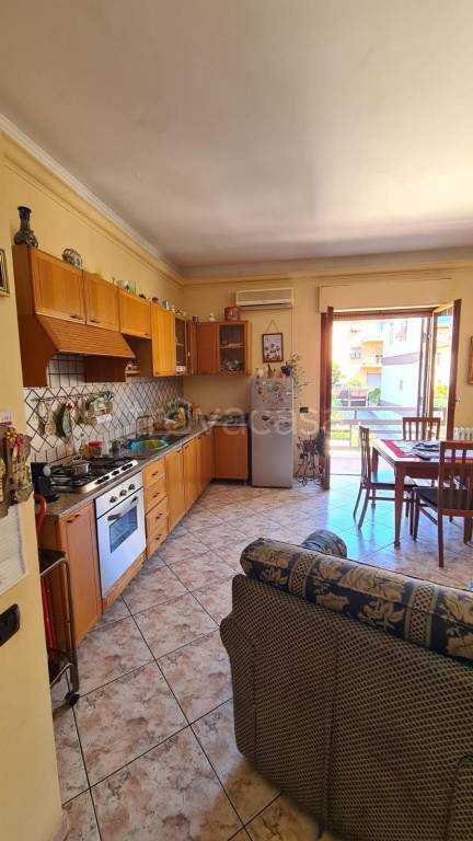 appartamento in vendita a Roma in zona Torre Gaia