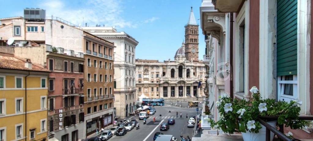 negozio in vendita a Roma in zona Esquilino