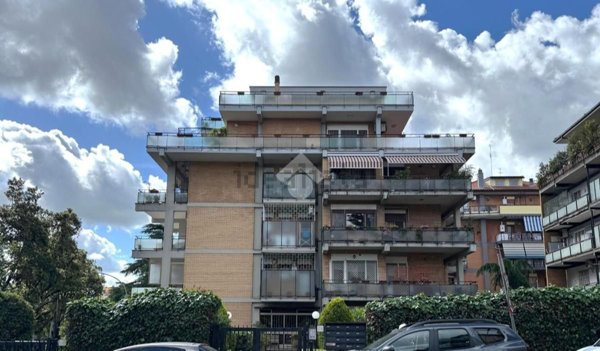 appartamento in vendita a Roma in zona Giuliano Dalmata