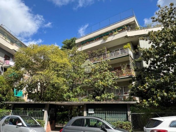 appartamento in vendita a Roma in zona Giuliano Dalmata