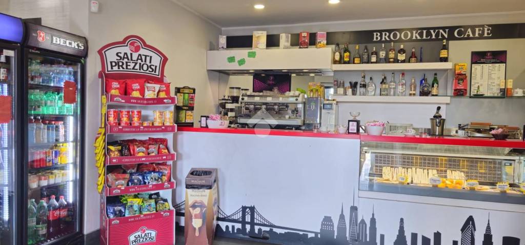 negozio in vendita a Roma in zona Romanina